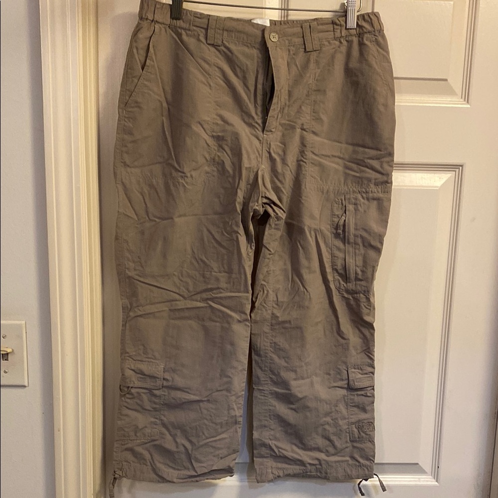 The North Face beige cargo cropped pants size Large